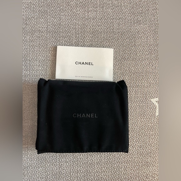Price is firm NWT Chanel le boy card holder/compact wallet - Picture 8 of 11
